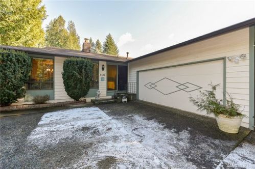 9120 208th Ave, Redmond, WA 98053-5210