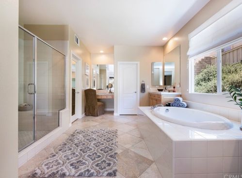 57 Volta Del Tintori St, Lake Elsinore CA  92532-0143 exterior