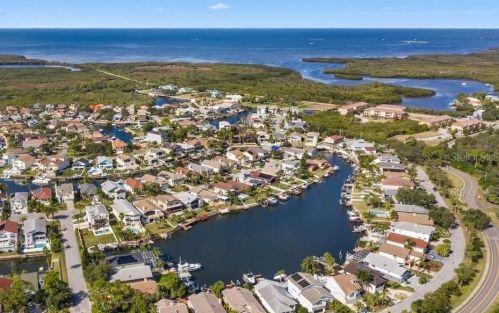 6025 Barefoot Ct, New Port Richey, FL 34652-2002