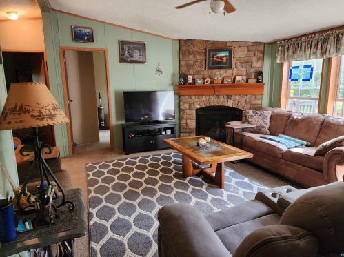 214 Dean Rd, Esko, MN 55733-9729