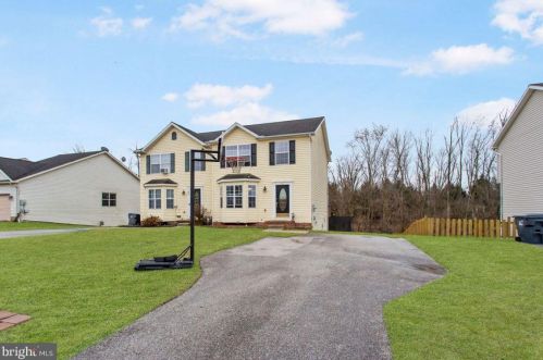 95 Hemlock Dr, Hanover, PA 17331-7540