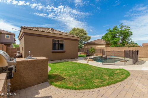 3647 Calistoga Dr, Gilbert AZ  85297-7728 exterior