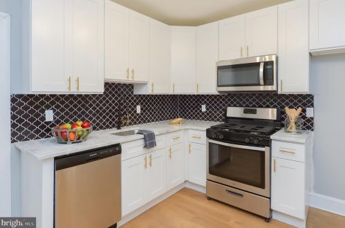 4819 C St, Philadelphia, PA 19120-4308