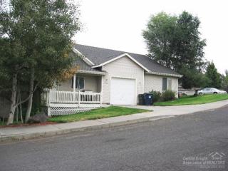 944 Hidden Valley Dr, Bend OR  97701-5898 exterior