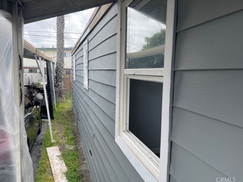 907 Paradise Ln, Long Beach CA  90805-2325 exterior