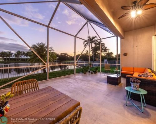 13072 18th Ct, Hollywood FL  33028-2511 exterior