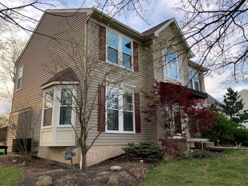 126 Aerial Dr, Canonsburg, PA 15317-6096