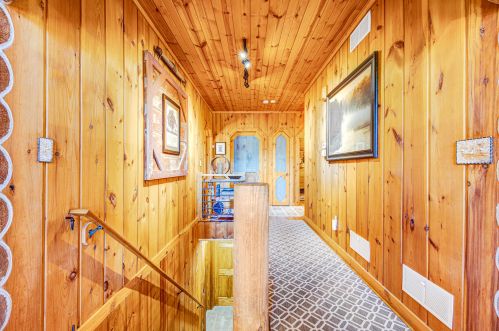 2717 Beaumont Ave, Waterford WI  53185-4933 exterior