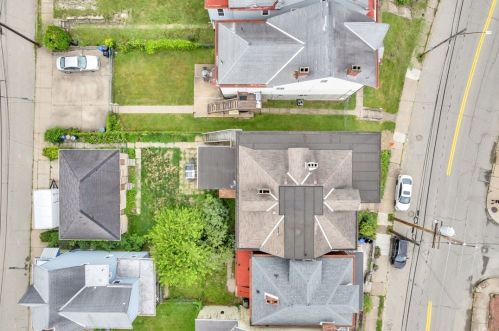 1025 Chartiers Ave, Pittsburgh PA  15220-4852 exterior