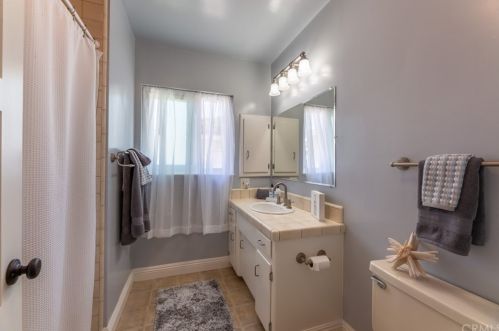 2850 Foreman Ave, Long Beach CA  90815-1112 exterior
