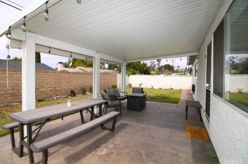 2241 Ravenna St, Simi Valley CA  93065-2737 exterior