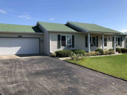 855 8 St, Upland IN  46989-9160 exterior