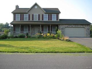 4659 Ash Dr, Nazareth, PA 18064-9664