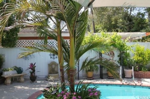 681 Gatewood Ln, Sierra Madre, CA 91024-1038