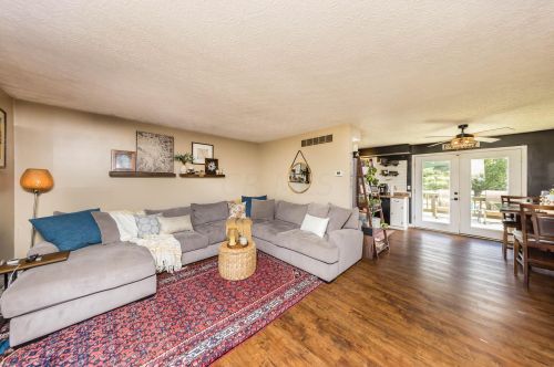 1239 Choctaw Dr, London OH  43140-8726 exterior