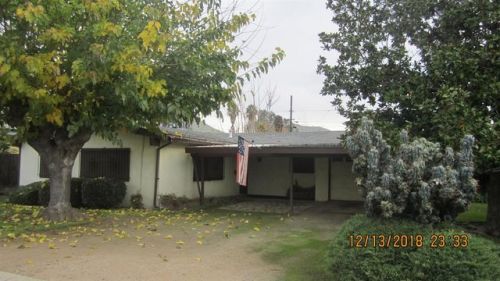316 Magnolia St, Woodlake, CA 93286-1320