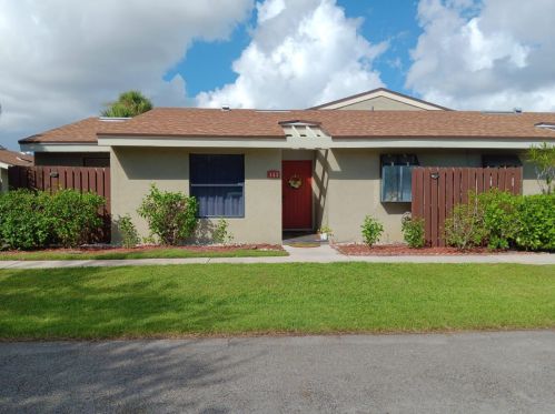143 Meadows Dr, Boynton Beach, FL 33436-9138
