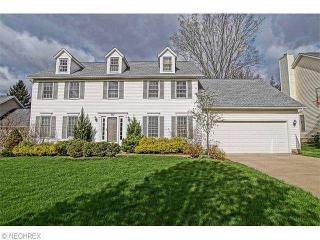 854 Jonathan Ln, Akron, OH 44333-2954