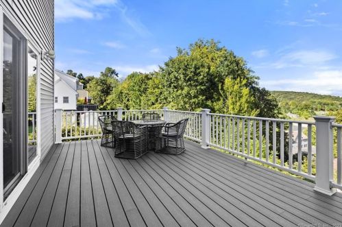 39 Clearview Dr, Brookfield Center CT  06804-1407 exterior