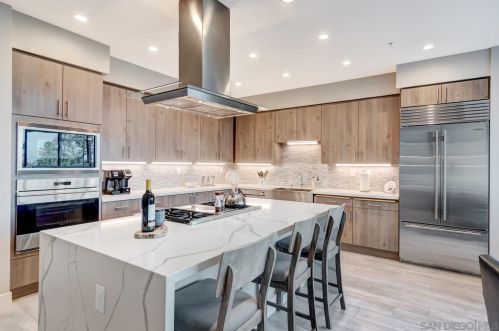 3025 Byron St, San Diego, CA 92106-2615