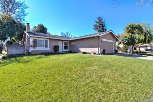 880 6th St, Gilroy, CA 95020-5912