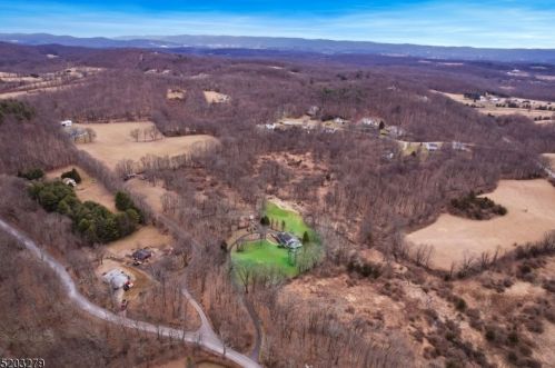 18 Dennis Rd, Lafayette NJ  07848-3153 exterior