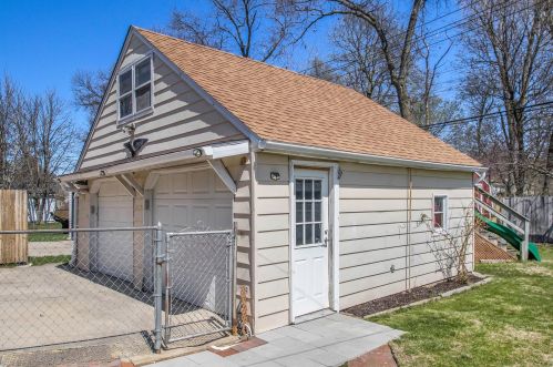 2404 Normandy Dr, Mishawaka IN  46545-3914 exterior