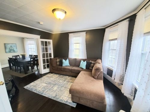 21 Leach St, Salem, MA 01970-4710