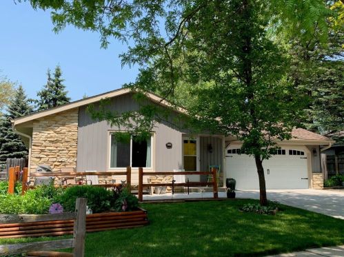 1432 Cottonwood Dr, Waukesha, WI 53189-7223