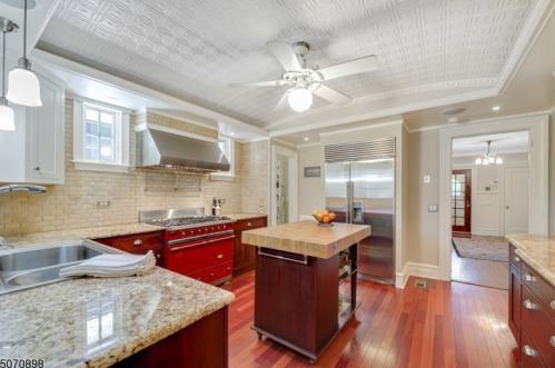 49 Plymouth St, Montclair NJ  07042-2617 exterior