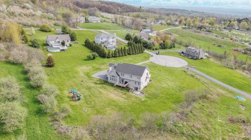 6 Austin Way, Marlborough NY  12542-5539 exterior