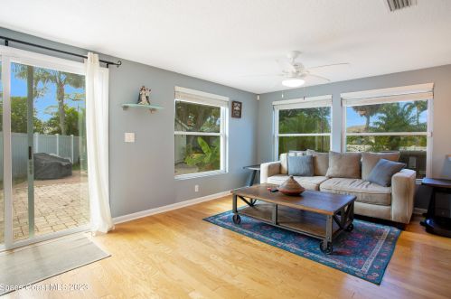 402 Ash St, Sebastian FL  32958-4308 exterior