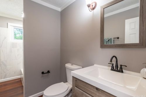 15 Campbell St, Amityville NY  11701-1817 exterior