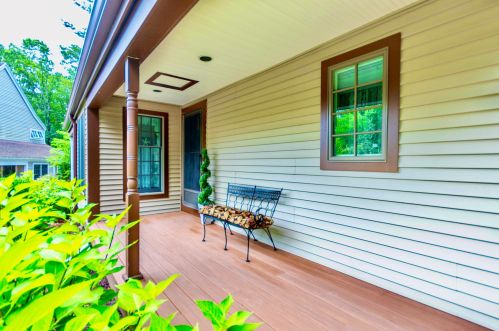 1 Hampton Ct, Mashpee MA 02649-2294 exterior