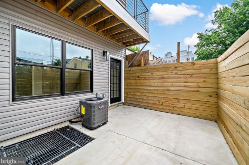 2104 Annin St, Philadelphia PA  19146-2824 exterior