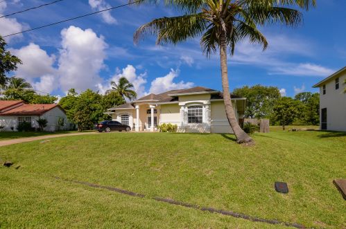 2561 National Cir, Fort Pierce, FL 34953-2530