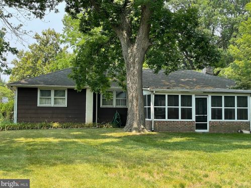 714 Pomona Rd, Riverton NJ 08077-4233 exterior