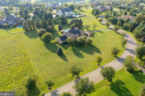 4312 Wyndemere Cir, Schnecksville PA  18078-3529 exterior