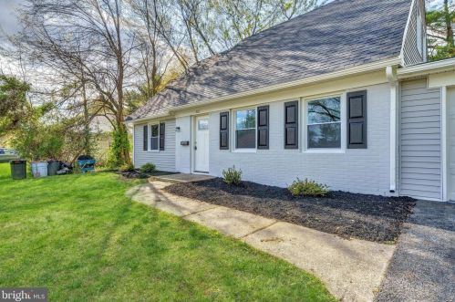 561 Charleston Rd, Willingboro NJ  08046-1768 exterior