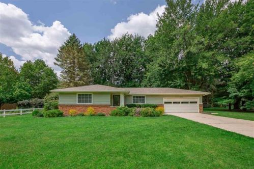 51701 Lant Ln, Granger, IN 46530-9571