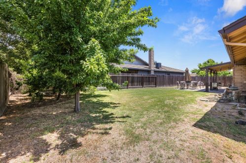 14822 Pueblo Dr, Manteca CA  95336-2550 exterior