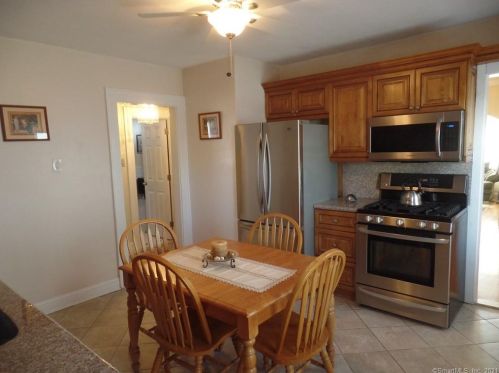 414 Salem St, Bridgeport, CT 06606-4682