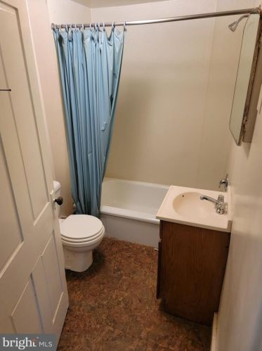 235 Cres St, Harrisburg PA 17104-1017 exterior