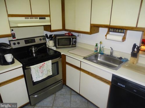 905 Steamboat Sta, Southampton, PA 18966-4176
