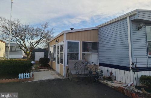 9313 Longview Dr, Yardley, PA 19067-6125