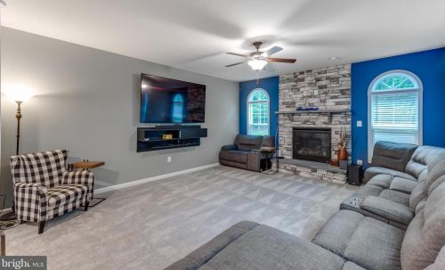 181 Empress Alexandra Pl, Fredericksburg VA  22406-4085 exterior
