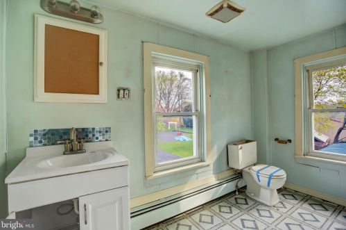 148 Reinholds Rd, Swartzville PA  17569-9654 exterior