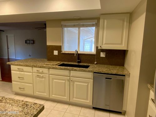 10613 Brookside Dr, Sun City AZ 85351-1013 exterior