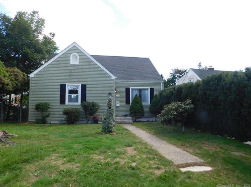 72 Sunset St, United States Coast Guard Ac, CT 06320-3327