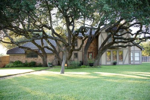 4 Shore Crest Dr, Brownwood, TX 76801-6652